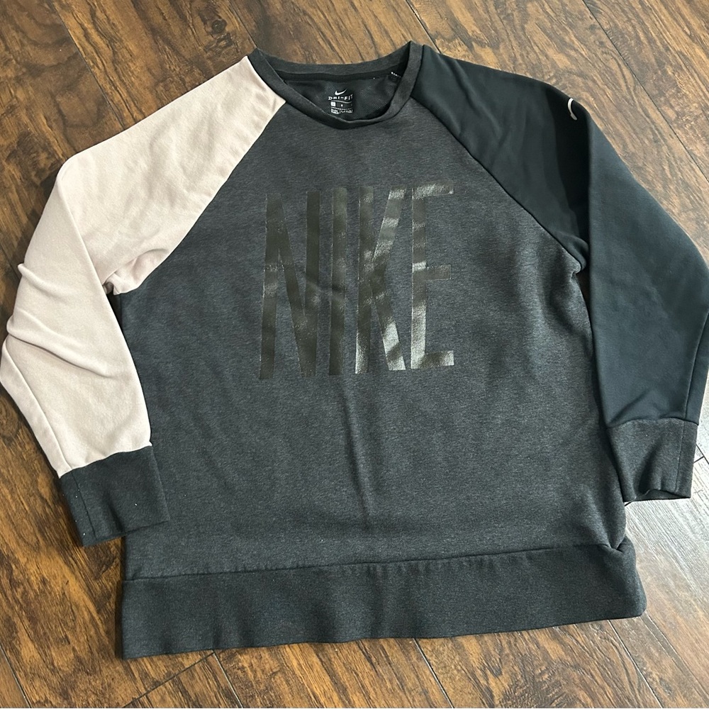 Women’s Nike dri fit Black and‎ Gray Crewneck Sweater large